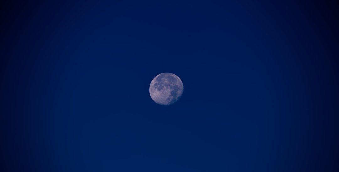 Photo Lunar glow