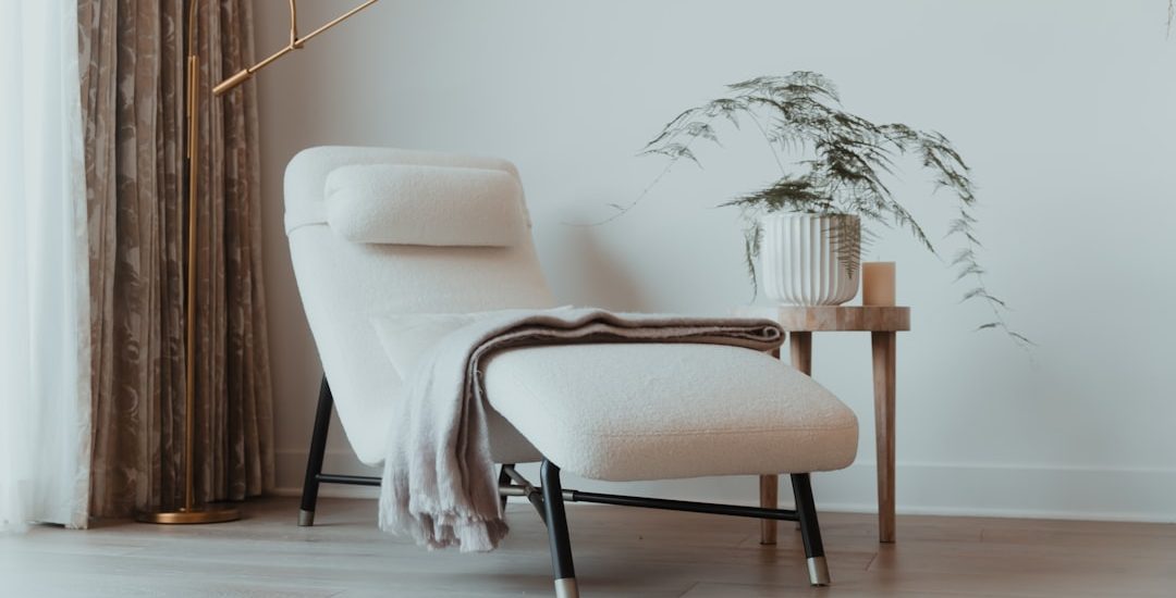Photo wooden floor lamp