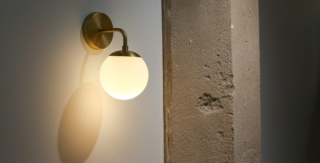 Photo brass sconce