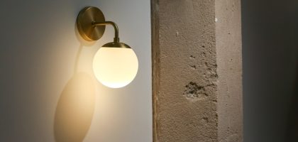 Photo brass sconce