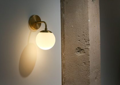Photo brass sconce
